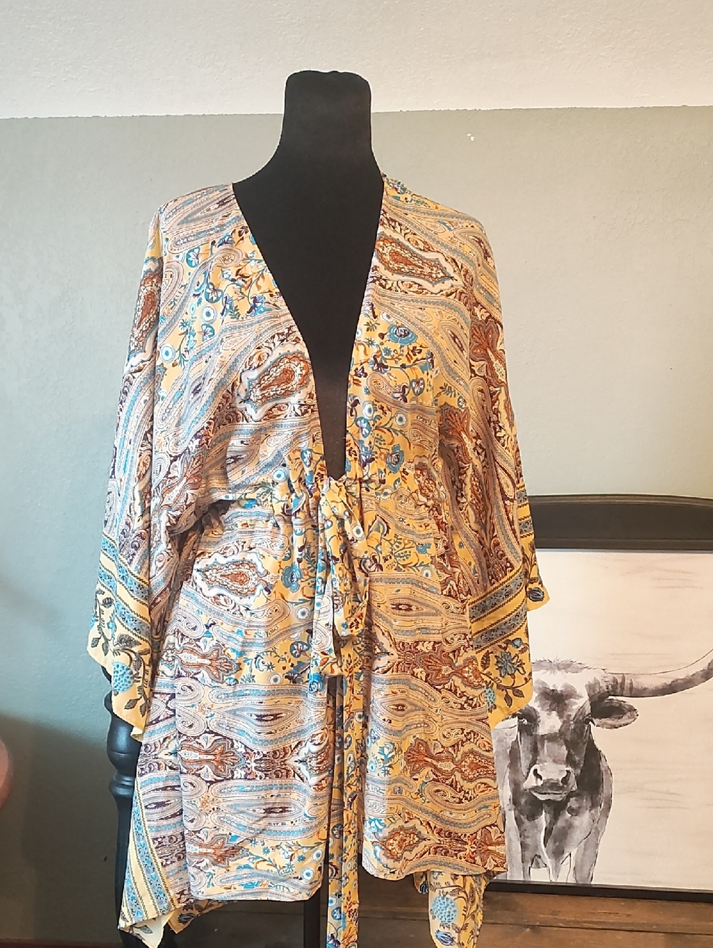 Cream Paisley Tie-Front Kimono Cape